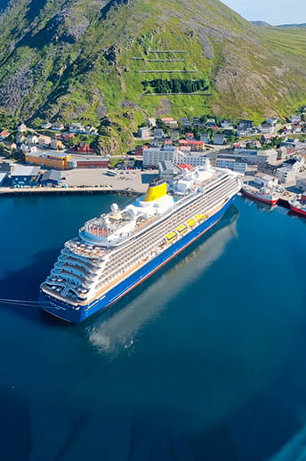 Spirit of Adventure docked in Honningsvåg, Norway